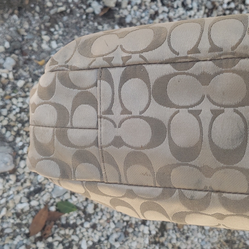 Handbag - Picture 9 of 10